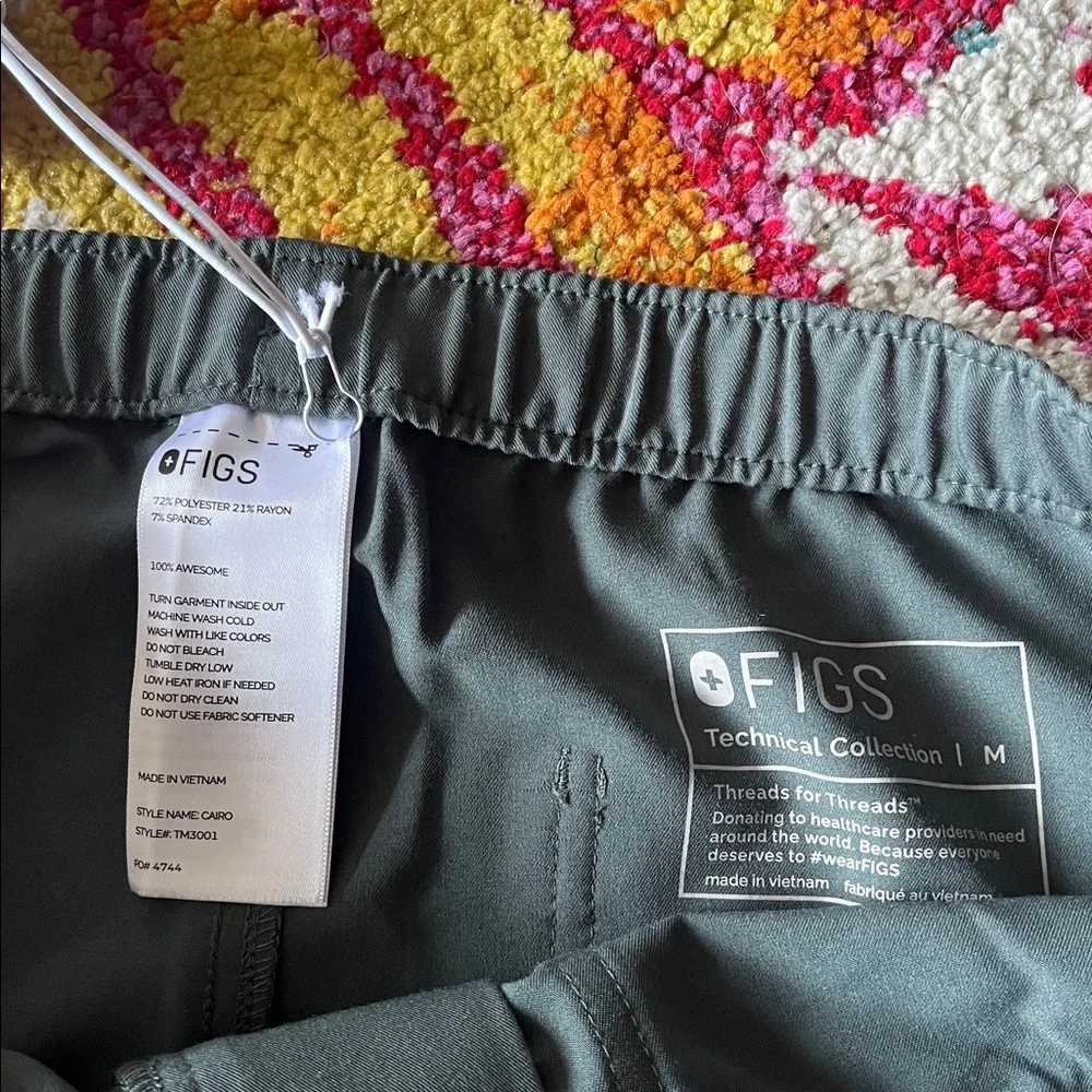 NWT MENS MEDIUM FIGS CAIRO SCRUB PANTS